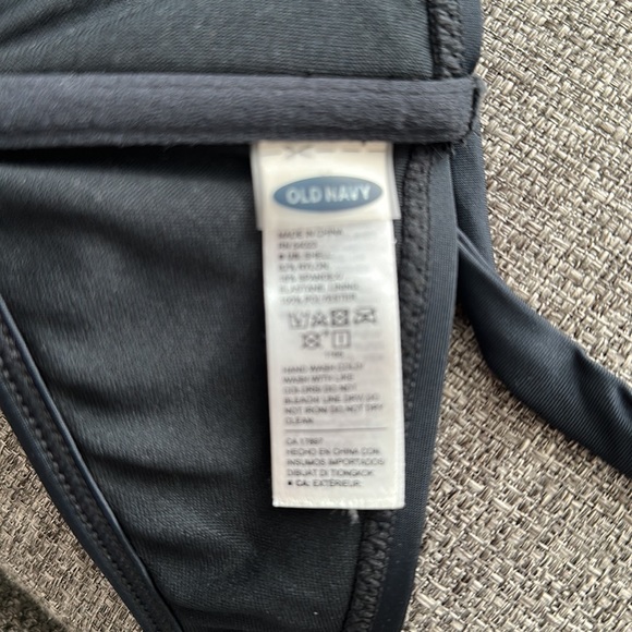 Old Navy Underwire Wrap Bikini Top - Picture 6 of 7